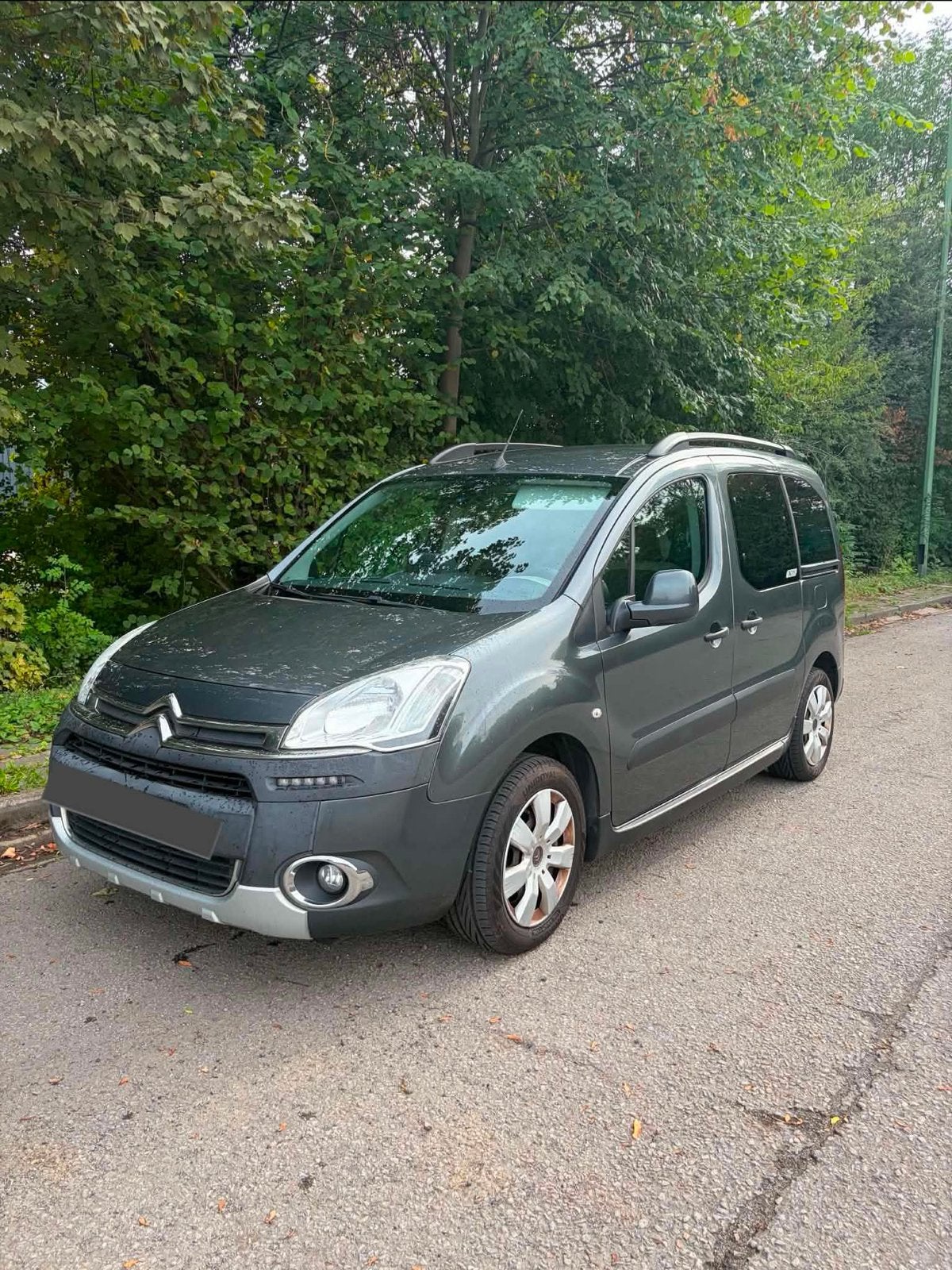 Citroën berlingo 1.6 Hdi prete à immatriculer, Euro 5, Zwart, 1600 cc, Zwart