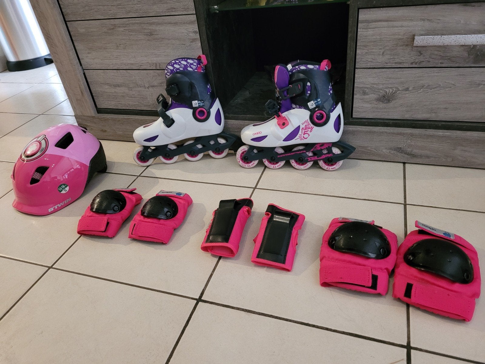 Rollerblades + bescherming, Ophalen