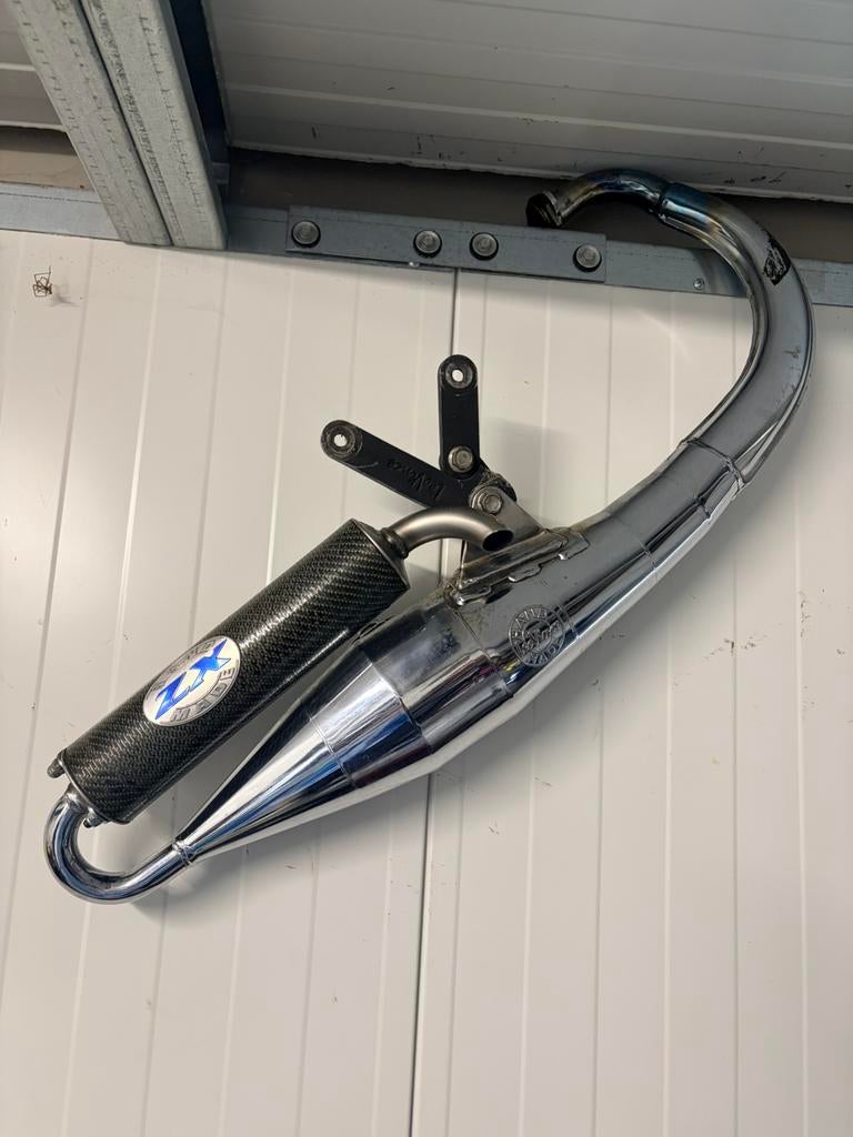 Leovince zx chrome nieuwstaat voor booster, Fietsen en Brommers, Brommeronderdelen | Algemeen, Ophalen, Zo goed als nieuw, Uitlaat