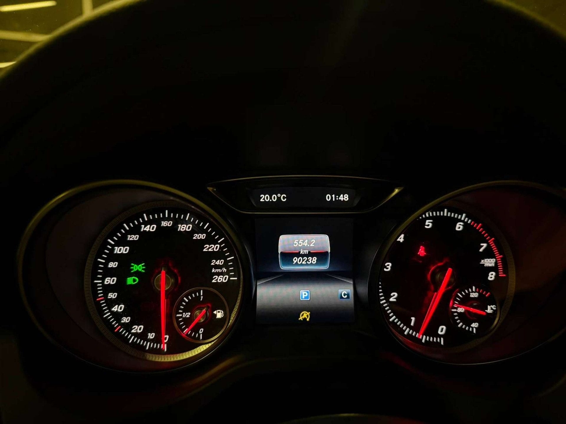 Mercedes-Benz A 180 Mercedes-Benz A 180 EDITION 1.6i Essence, Auto's, Mercedes-Benz, 90 kW, Dealer onderhouden, 122 pk, Gebruikt
