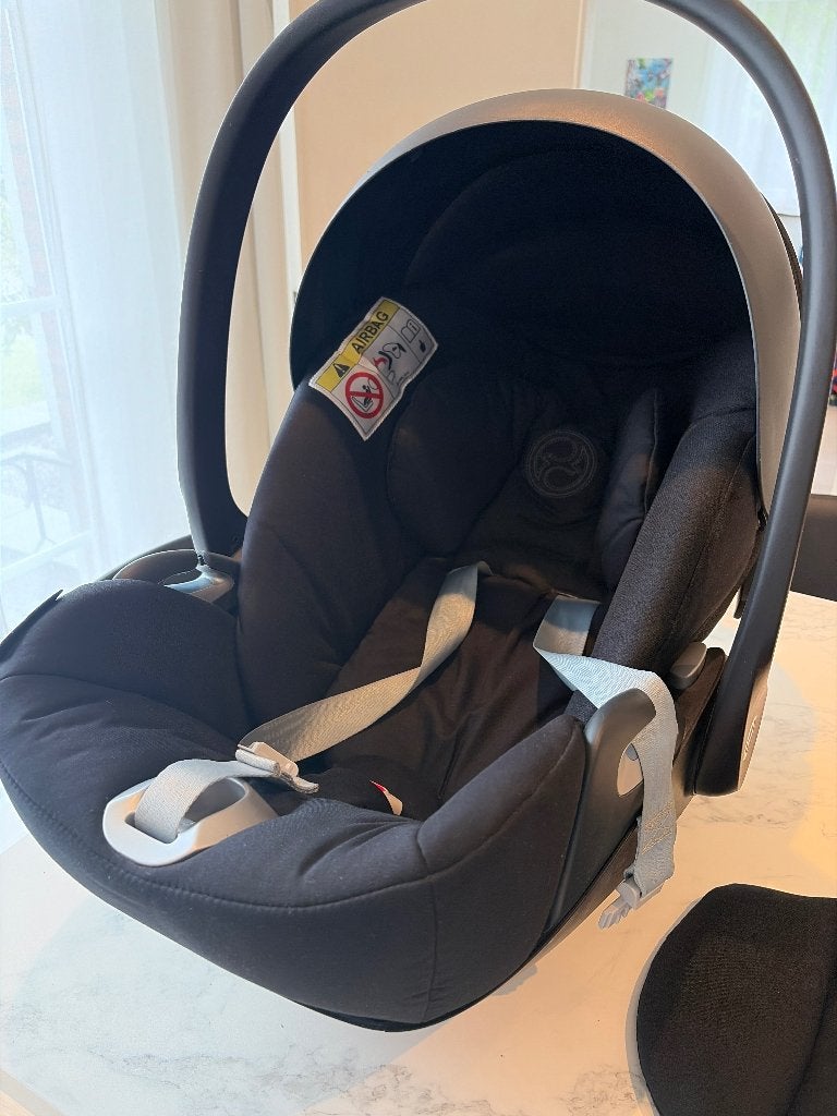 Cybex Cloud Z i-Size zwart met 360 graden Isofix, 22 t/m 36 kg, Verstelbare rugleuning, Zo goed als nieuw, Isofix