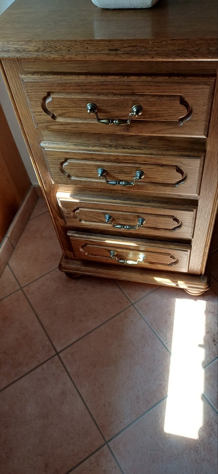 telefoonkastje in eik, Ophalen