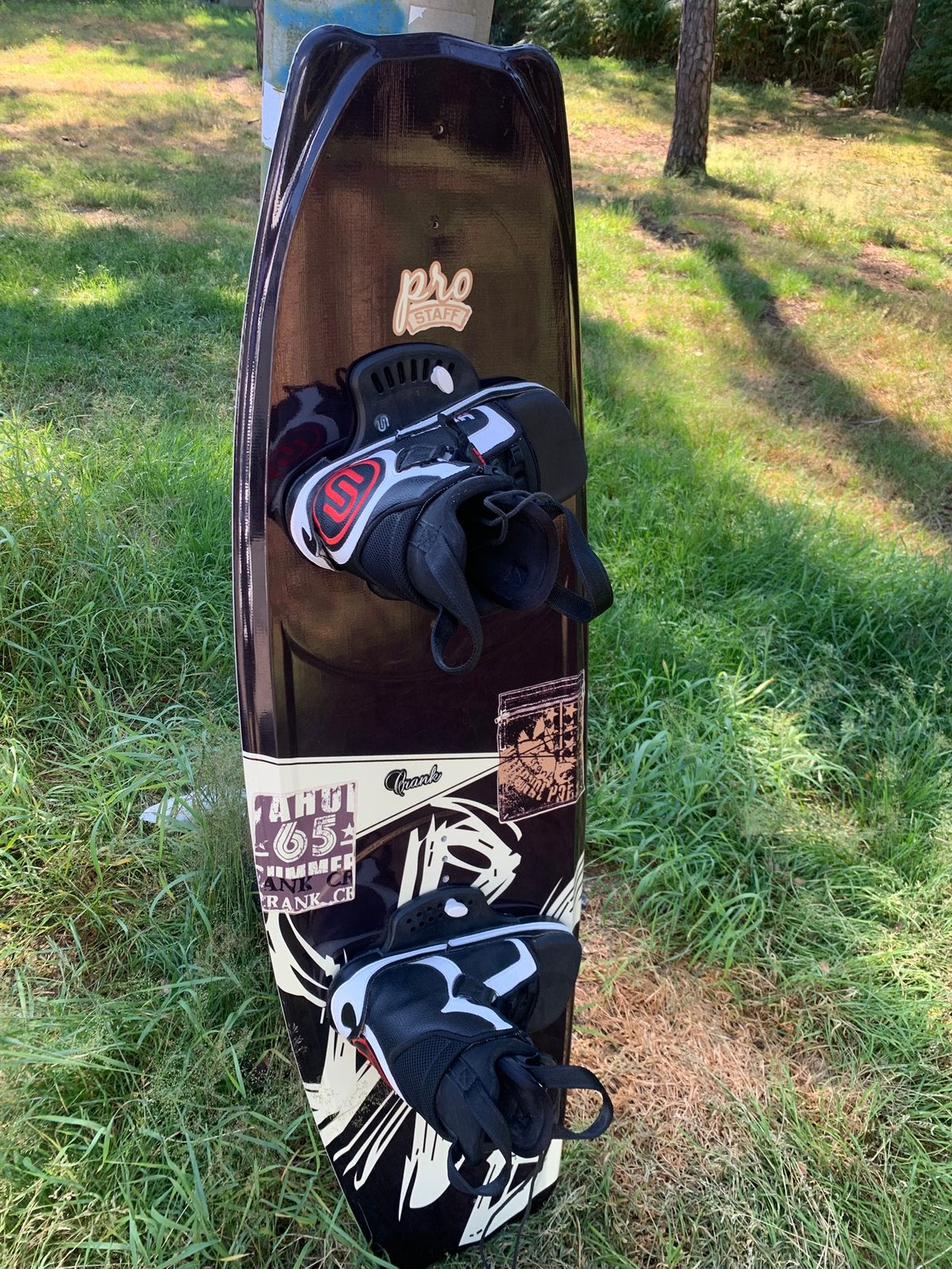 PRO STAFF wakeboard 145cm met bindingen mt 39/42, Sports nautiques & Bateaux, Wakeboard, Enlèvement ou Envoi, Comme neuf, Planche et Chausses