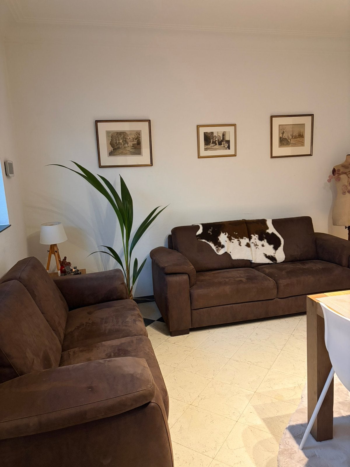 Degelijk salon in daim, Ophalen, Zo goed als nieuw