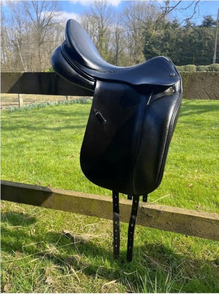 Prestige dressuurzadel, Dieren en Toebehoren, Ophalen, Gebruikt, Dressuur, M (17 inch)