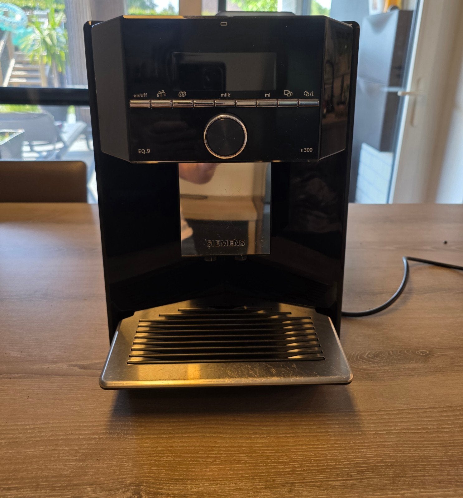 Siemens volautomatische koffiemachine  geeft melding E8834 !, Ophalen, Afneembaar waterreservoir, 10 kopjes of meer, Koffiemachine