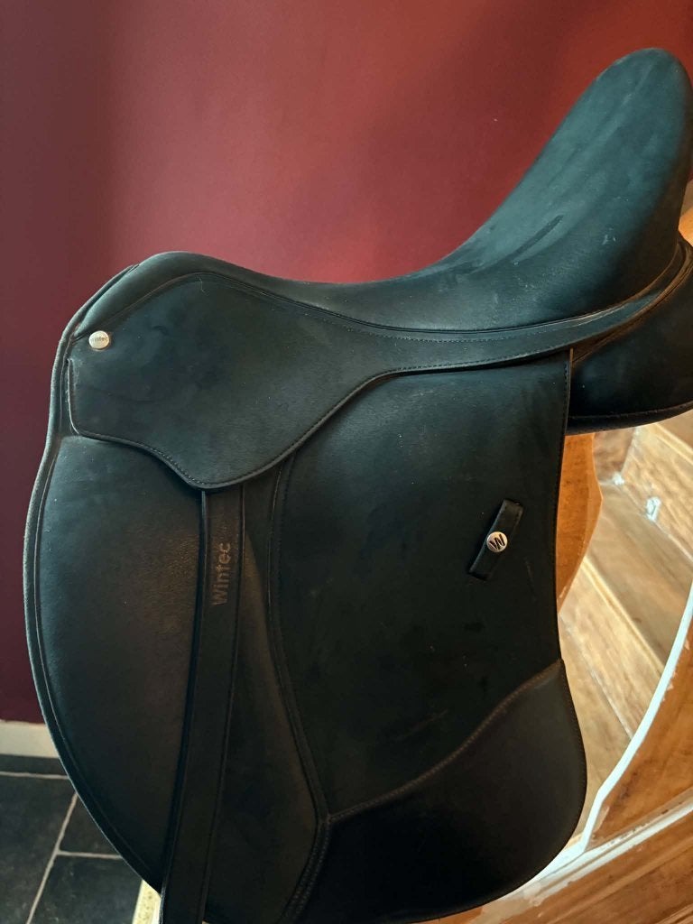 Wintec hart dressuurzadel 17 inch, Dieren en Toebehoren, Ophalen, Gebruikt, Dressuur, M (17 inch)