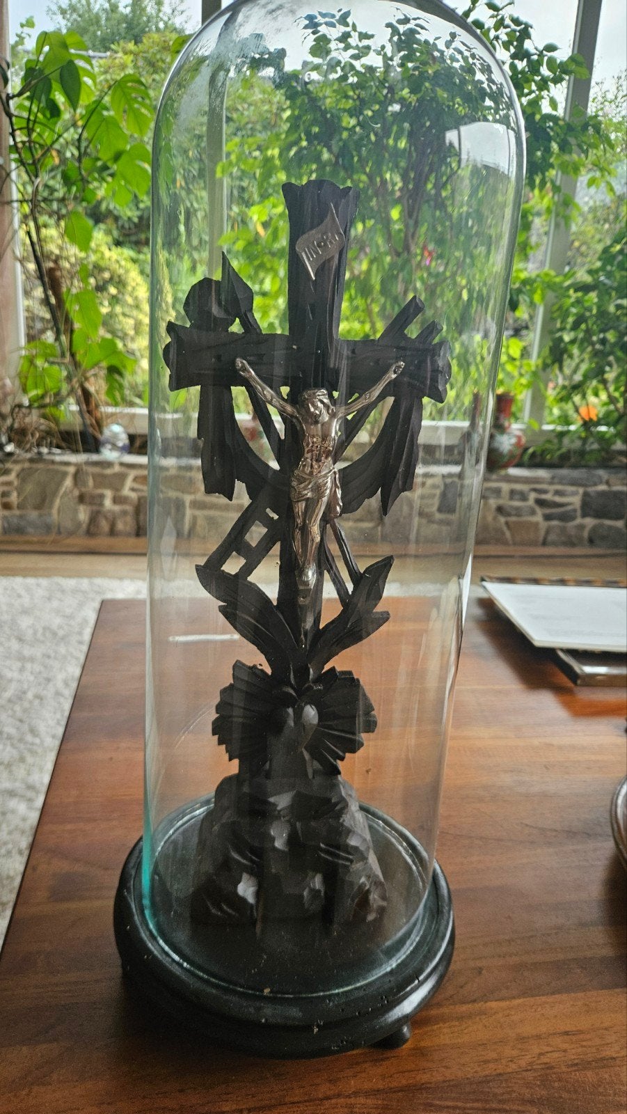 met de hand gesneden kruis met metalen christus, Antiek en Kunst, Ophalen of Verzenden
