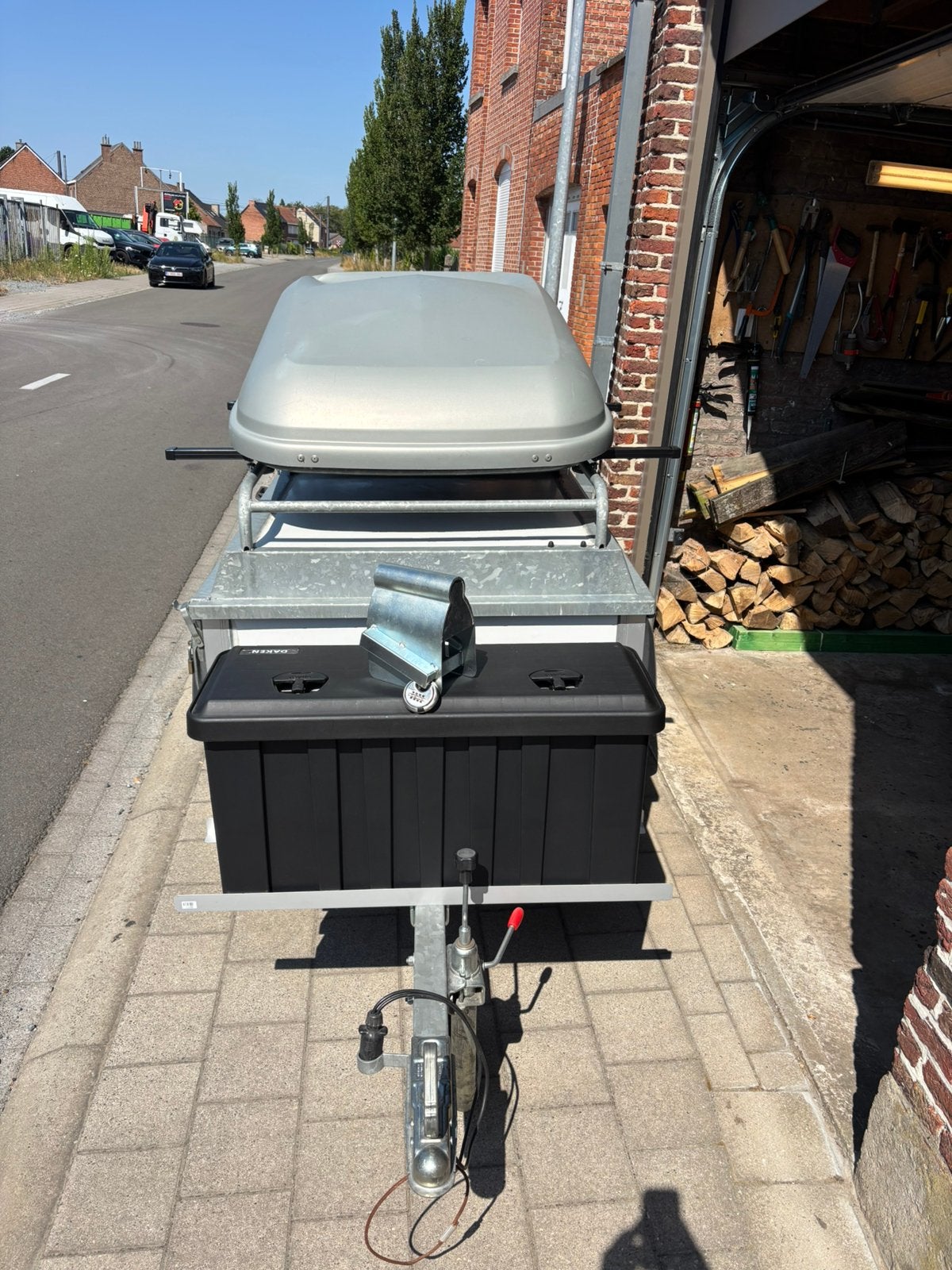Gesloten aanhangwagen 750 kg + dakkoffer en dakdragers, Ophalen, Gebruikt