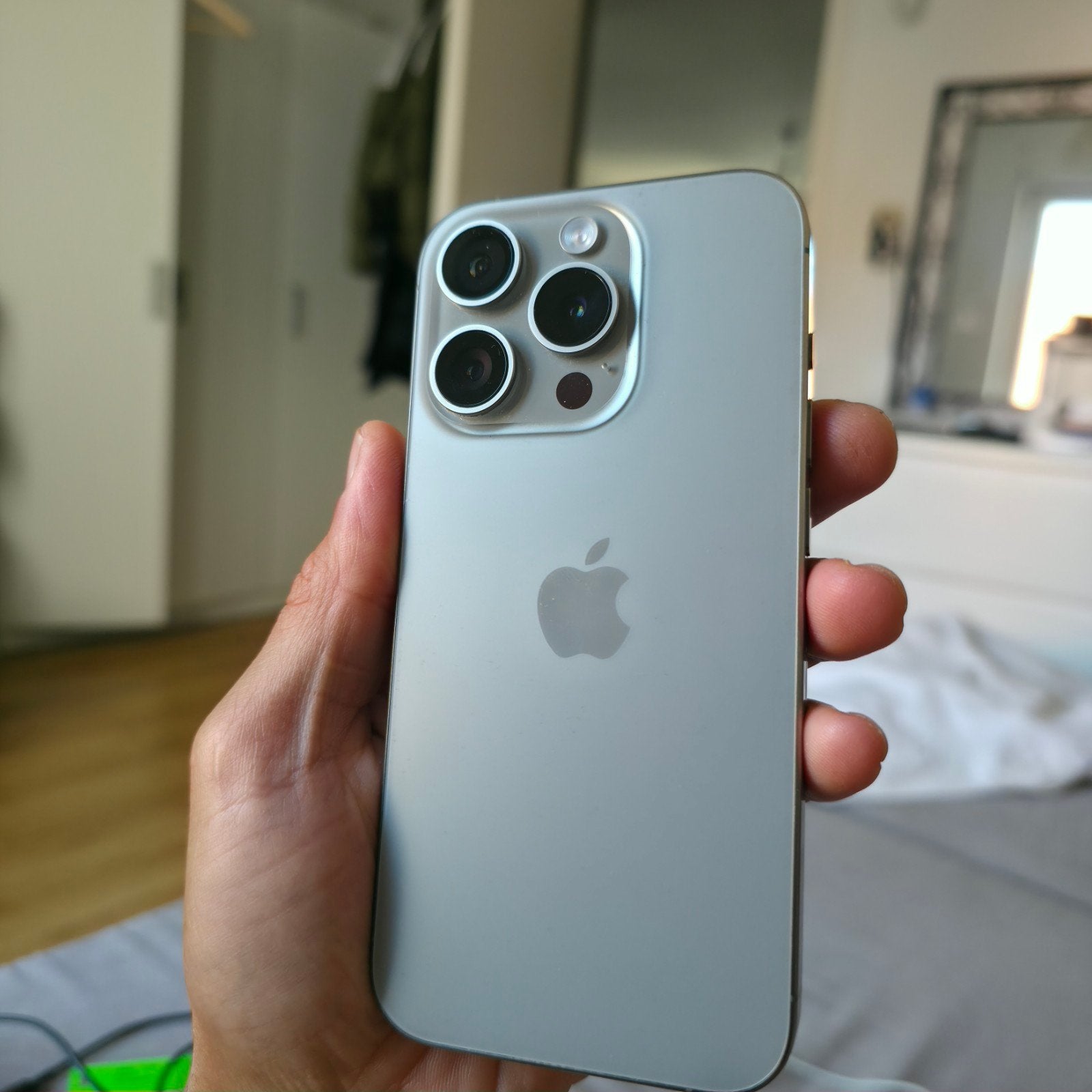 Iphone 15 pro 128gb titanium, Télécoms, Téléphonie mobile | Housses, Coques & Façades | Apple iPhone, Enlèvement ou Envoi, IPhone 15