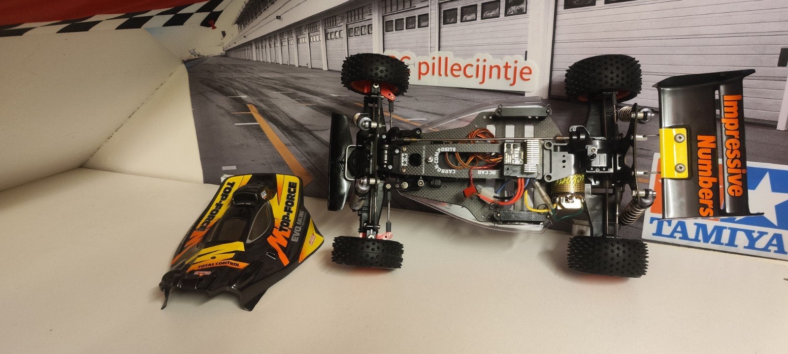 Tamiya vintage top force evolution, Hobby en Vrije tijd, Modelbouw | Radiografisch | Auto's, Ophalen of Verzenden