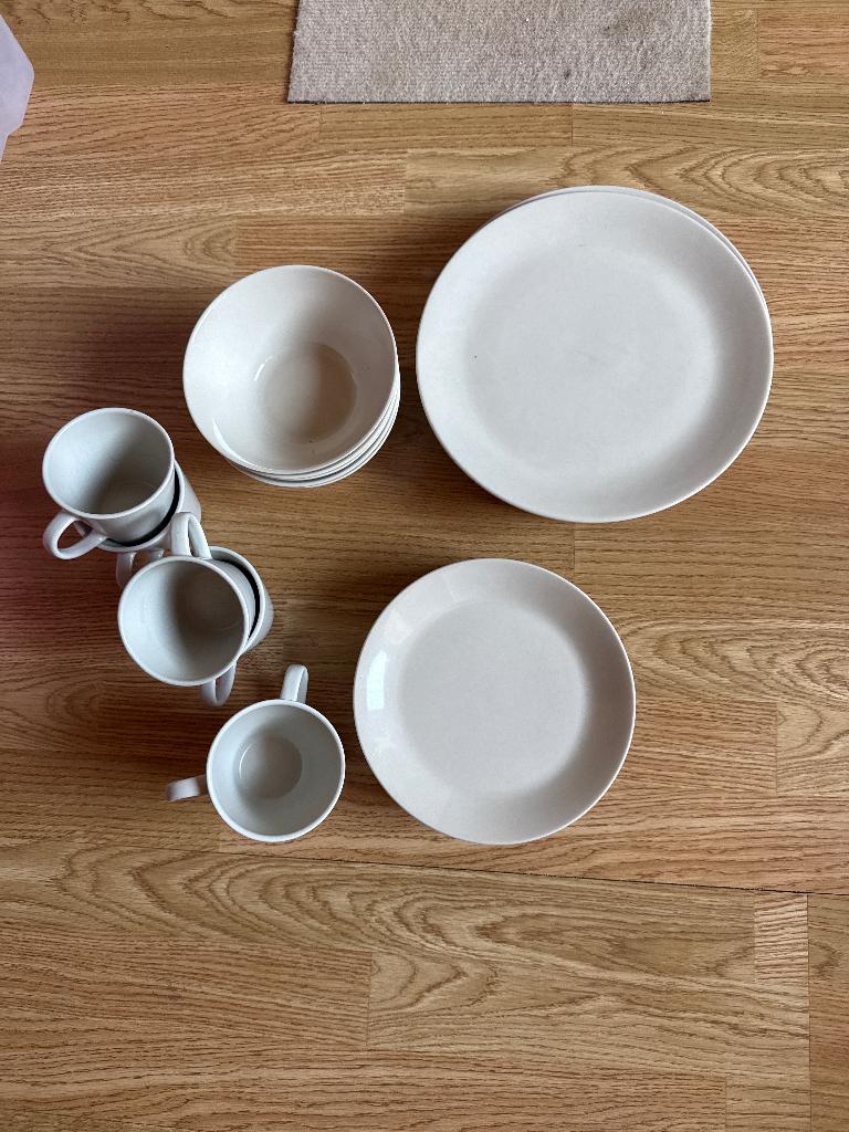 5 delig servies ikea, Enlèvement, Utilisé, Porcelaine, Assiettes(s)
