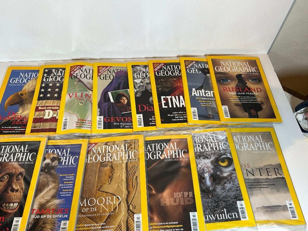 National Geographic 2001-2003 14 nrs :6 originaux scellés, Livres, Enlèvement ou Envoi, Comme neuf, Science et Nature