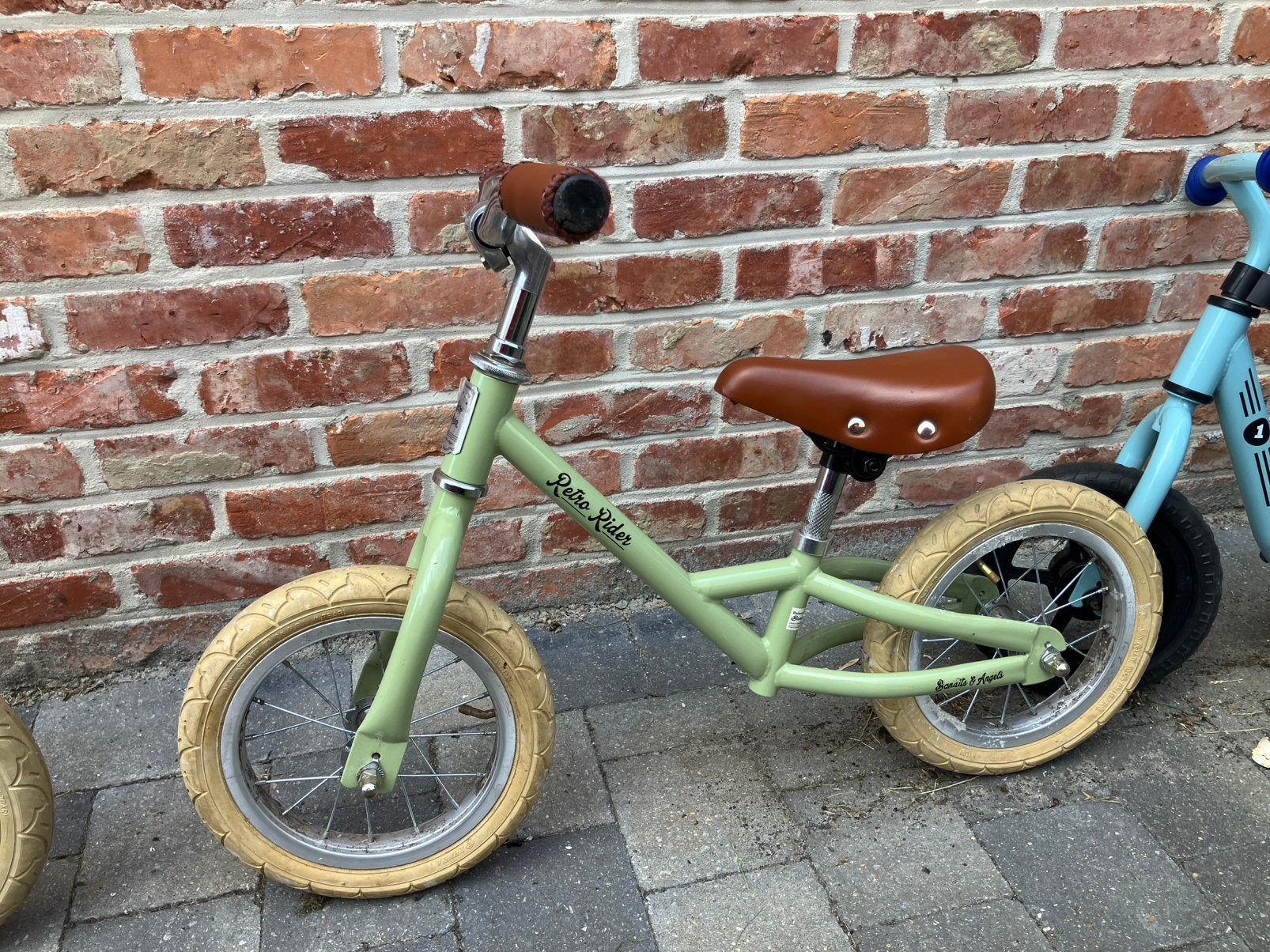 Loopfiets Bandits and Angels muntgroen en roze, Ophalen, Zo goed als nieuw