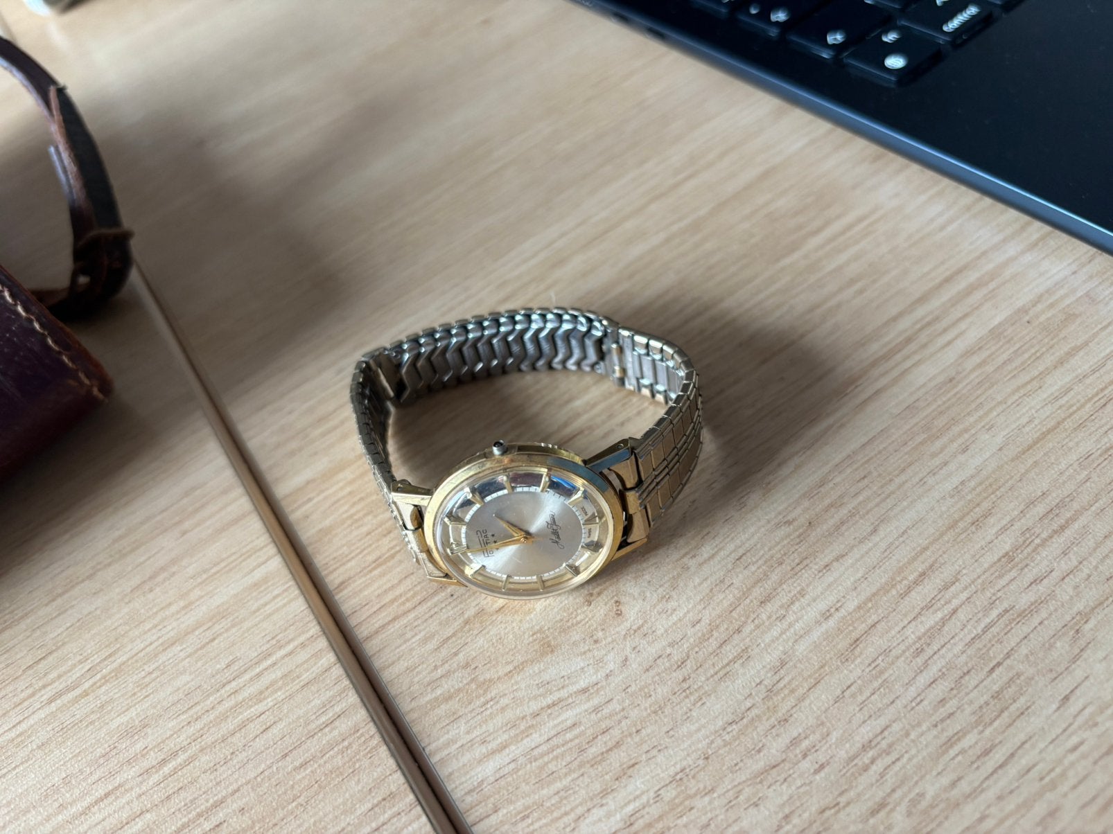 Pontiac horloge, Ophalen