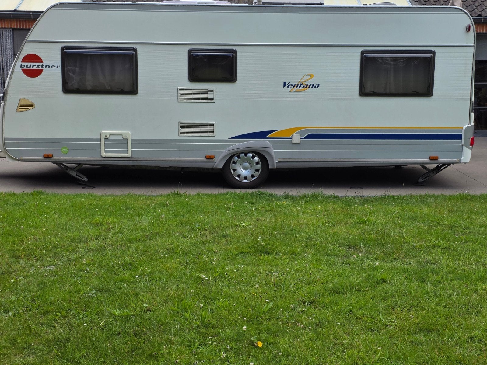 Caravan Burstner 530 Ventana 2002, Caravanes & Camping, Caravanes, Particulier, jusqu'à 5, 1250 - 1500 kg, Siège de train, Bürstner