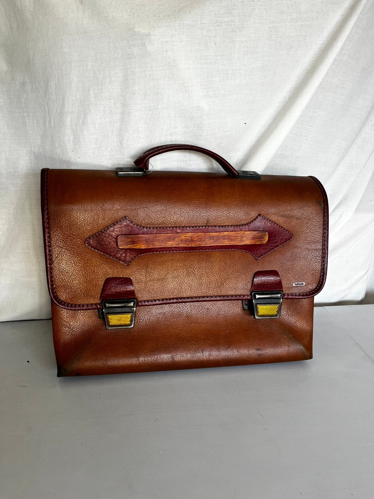 Cartable d'écolier vintage en cuir - À restaurer / Déco, Handtassen en Accessoires, Tassen | Schooltassen, Ophalen, Gebruikt, Aktetas of Boekentas