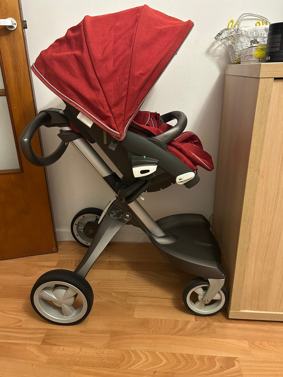 Poussette rouge stokke, Enlèvement ou Envoi, Comme neuf