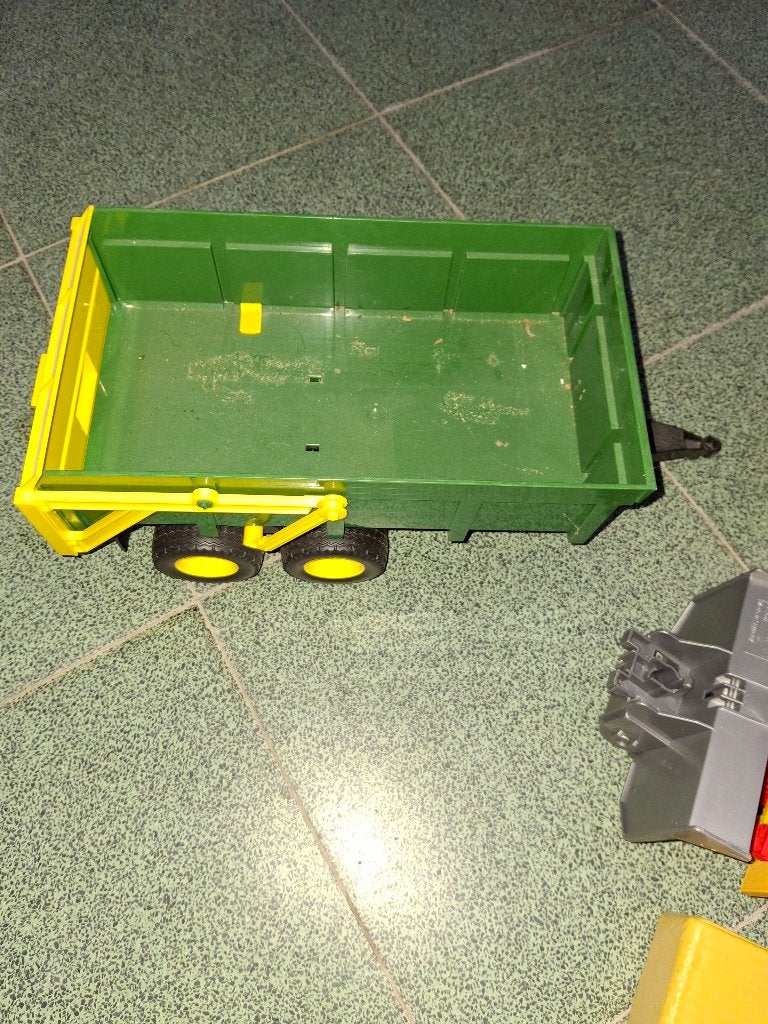 Bruder speelgoed, Ophalen