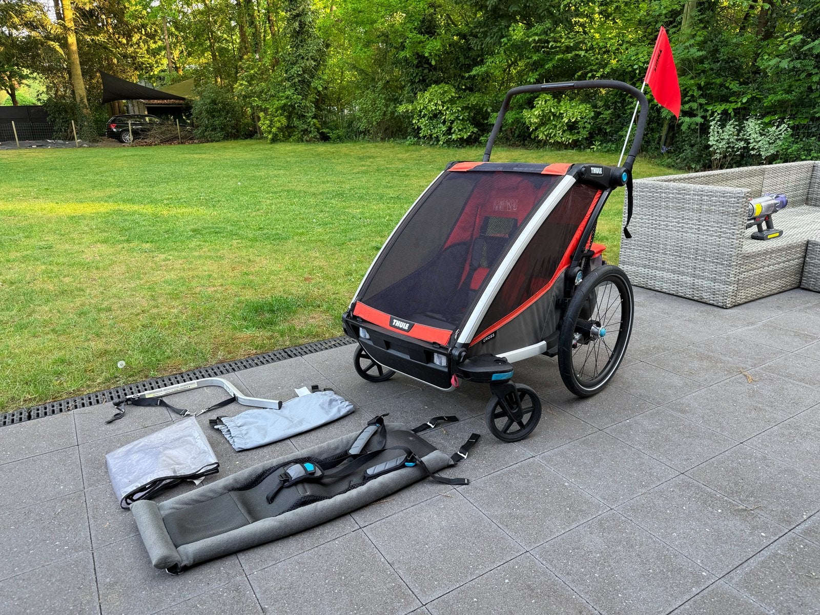 Thule Chariot Cross 2 fietskar + accessoires, Vélos & Vélomoteurs, Accessoires vélo | Remorques, Comme neuf, Suspension, Pliable