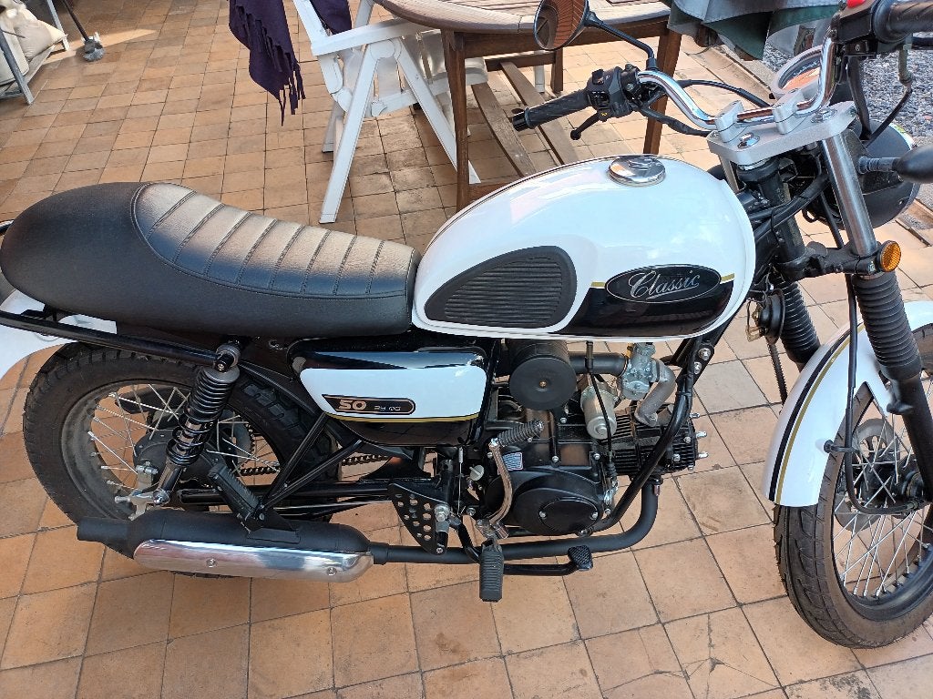 Hanway  50cc cafe racer, nieuwe staat., Ophalen, Hanway, 4 versnellingen, Klasse B (45 km/u)