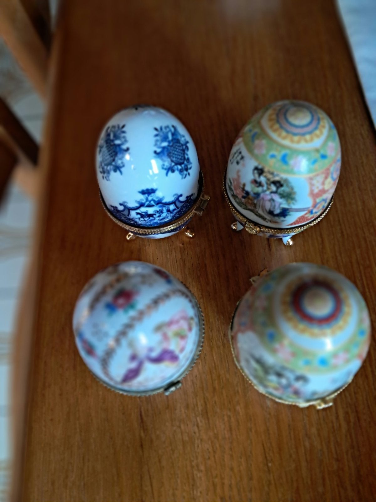 4oeufs collection 12 euro, Enlèvement, Comme neuf