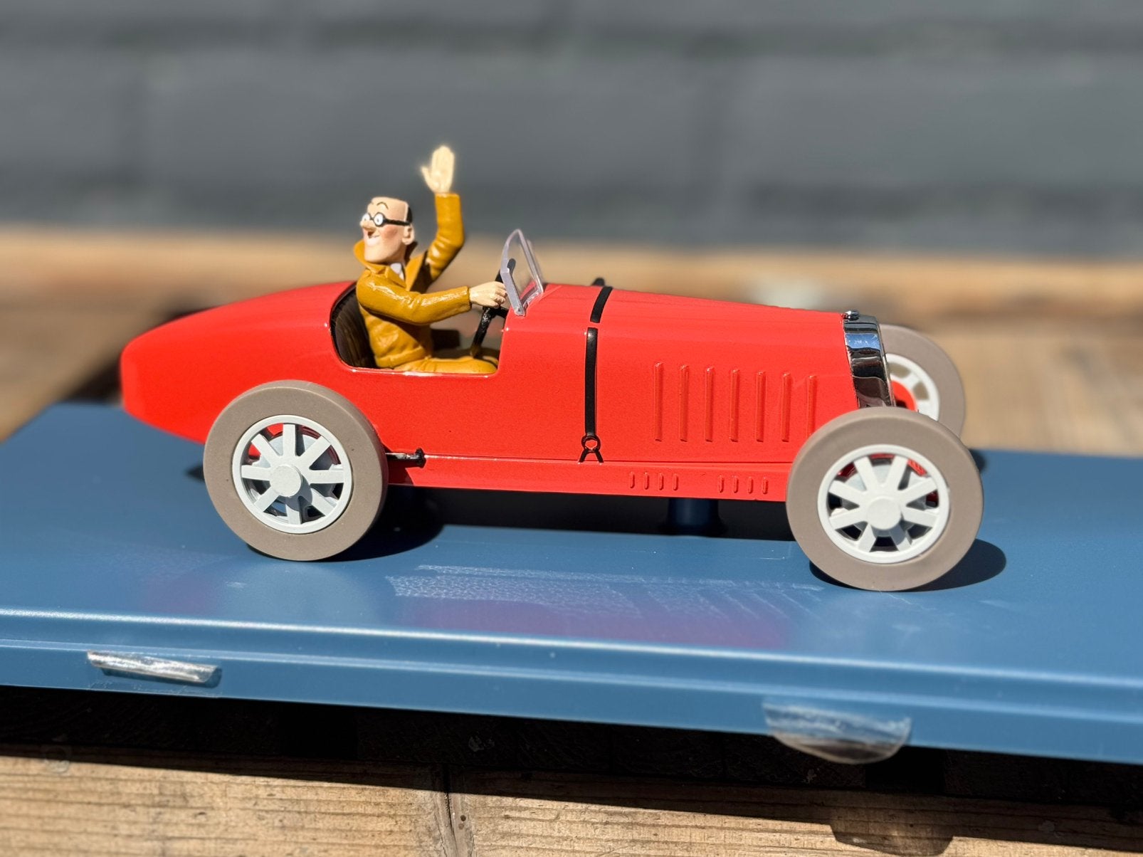 Kuifje Auto racer Bugatti 1 : 24, Ophalen of Verzenden, Kuifje, Gebruikt, Beeldje of Figuurtje