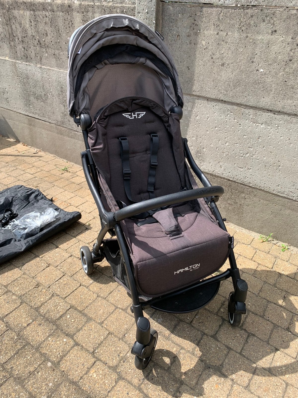 Buggy Hamilton, Enlèvement, Comme neuf