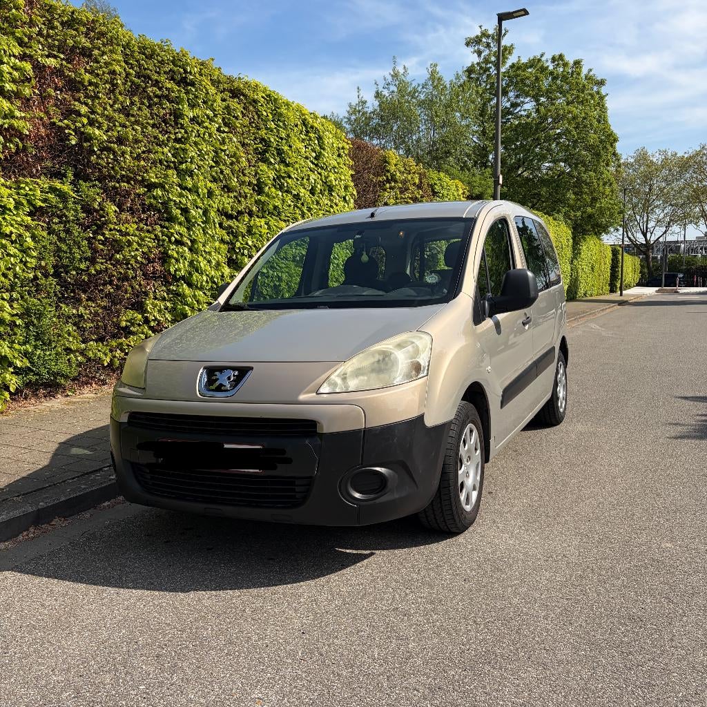 Rolstoelauto -- Peugeot Partner (rolstoellift), Auto's, Voorwielaandrijving, Euro 5, Stof, Zwart