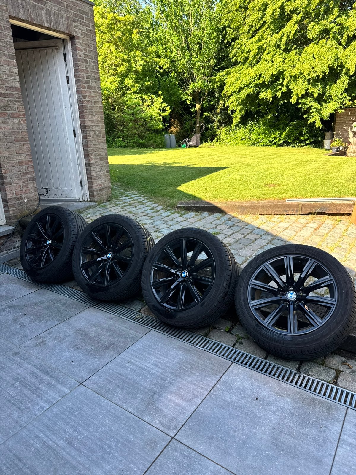 BMW 18” Velgenset met bijna nieuwe Uniroyal zomerbanden!, Auto-onderdelen, Ophalen, Zomerbanden, Band(en)