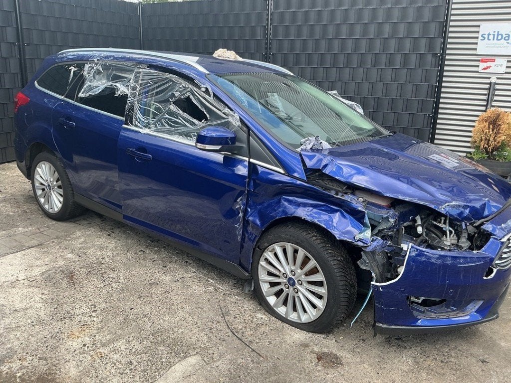 ETRIER DE FREIN AVANT DROIT Ford Focus 3 Wagon, Autos : Pièces & Accessoires, Henry-Ford-Straße  1
50735  Köln, DE, Ford-Werke GmbH