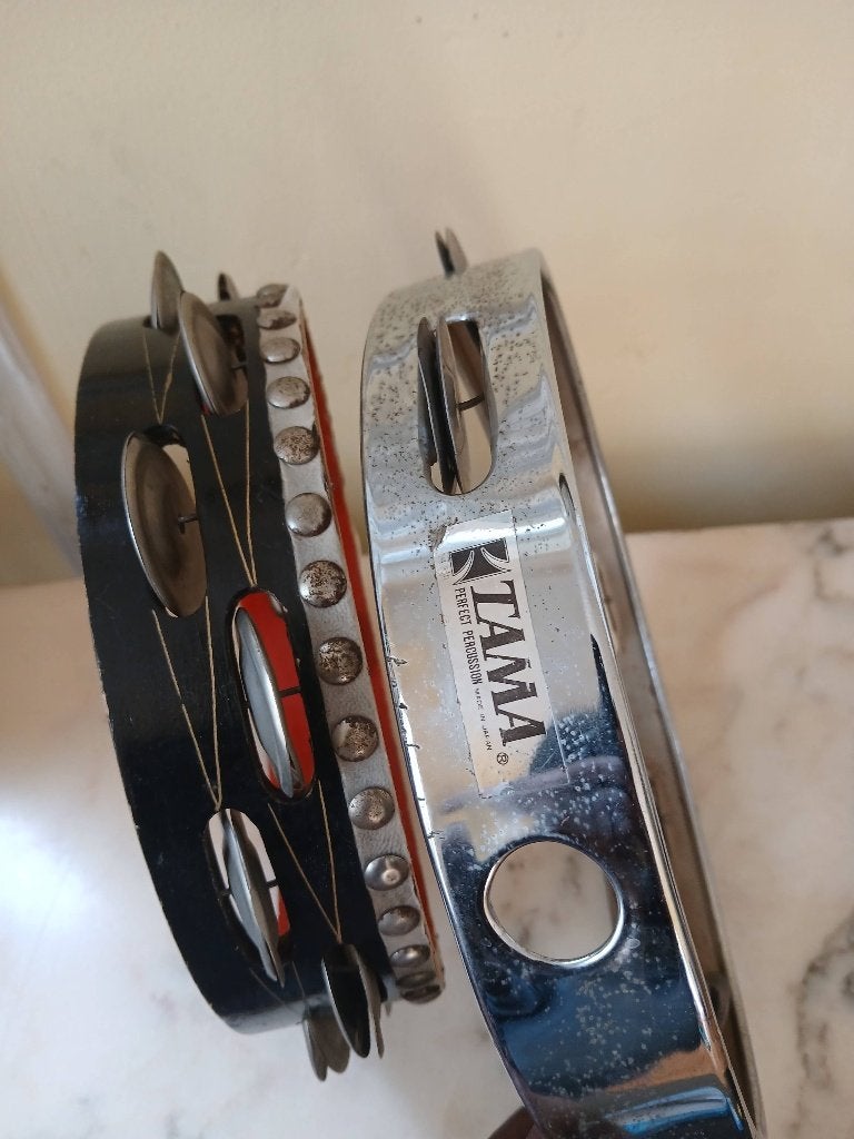 Tambourins sans peau, Musique & Instruments, Enlèvement
