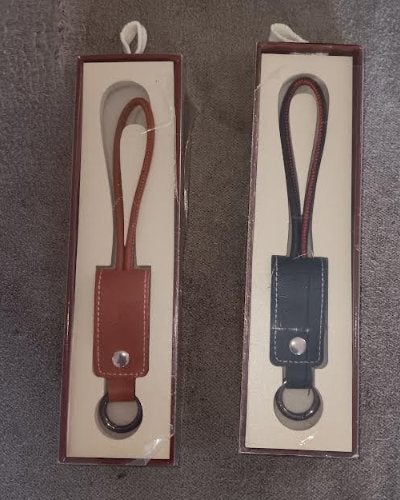 Porte clé en simili avec poignée et chargeur USB - Apple, Télécoms, Téléphonie mobile | Chargeurs pour téléphone, Neuf, Apple