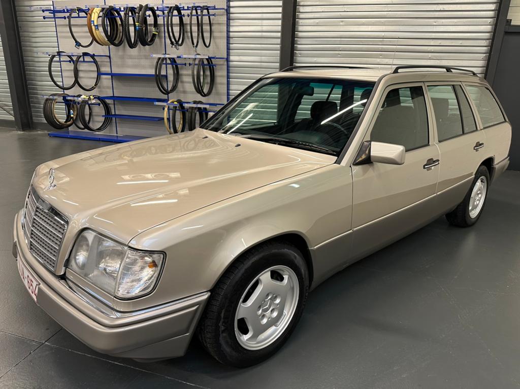 Mercedes model 124 Bj:95 benzine nieuwstaat! Zie foto’s, Auto's, Automaat, Beige, Break, Particulier
