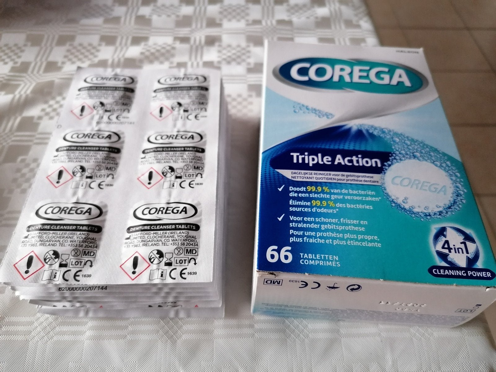 Corega tabs, Ophalen