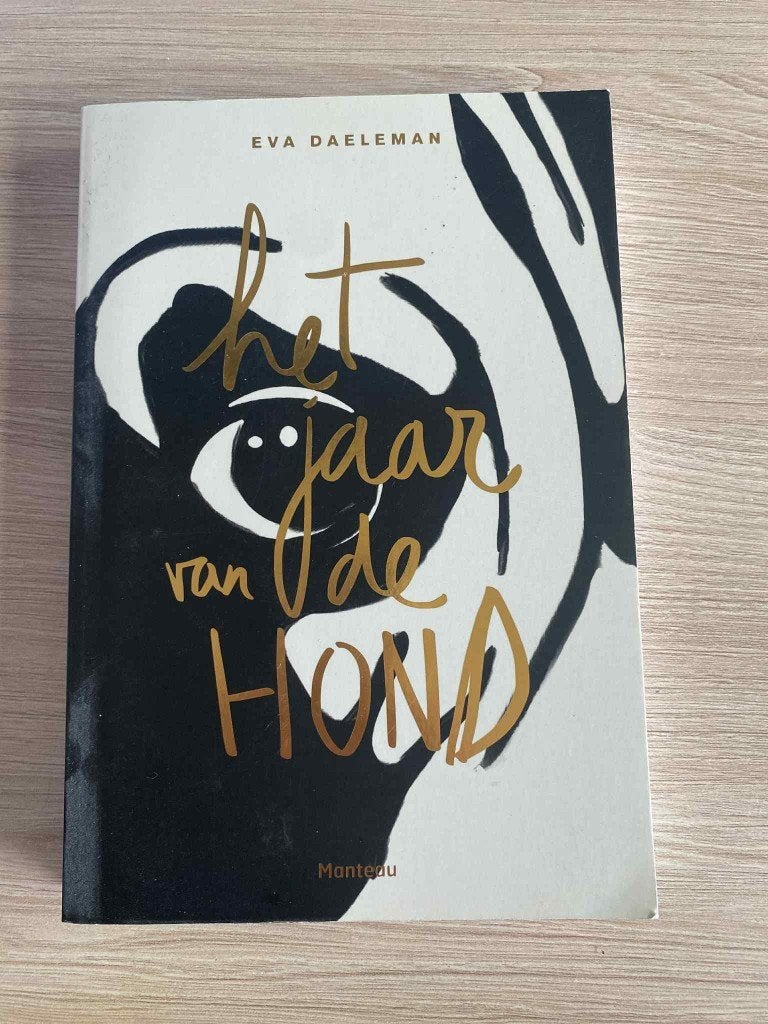 Boek - Het jaar van de hond - Eva Daeleman, Ophalen of Verzenden, Gelezen, Eva Daeleman