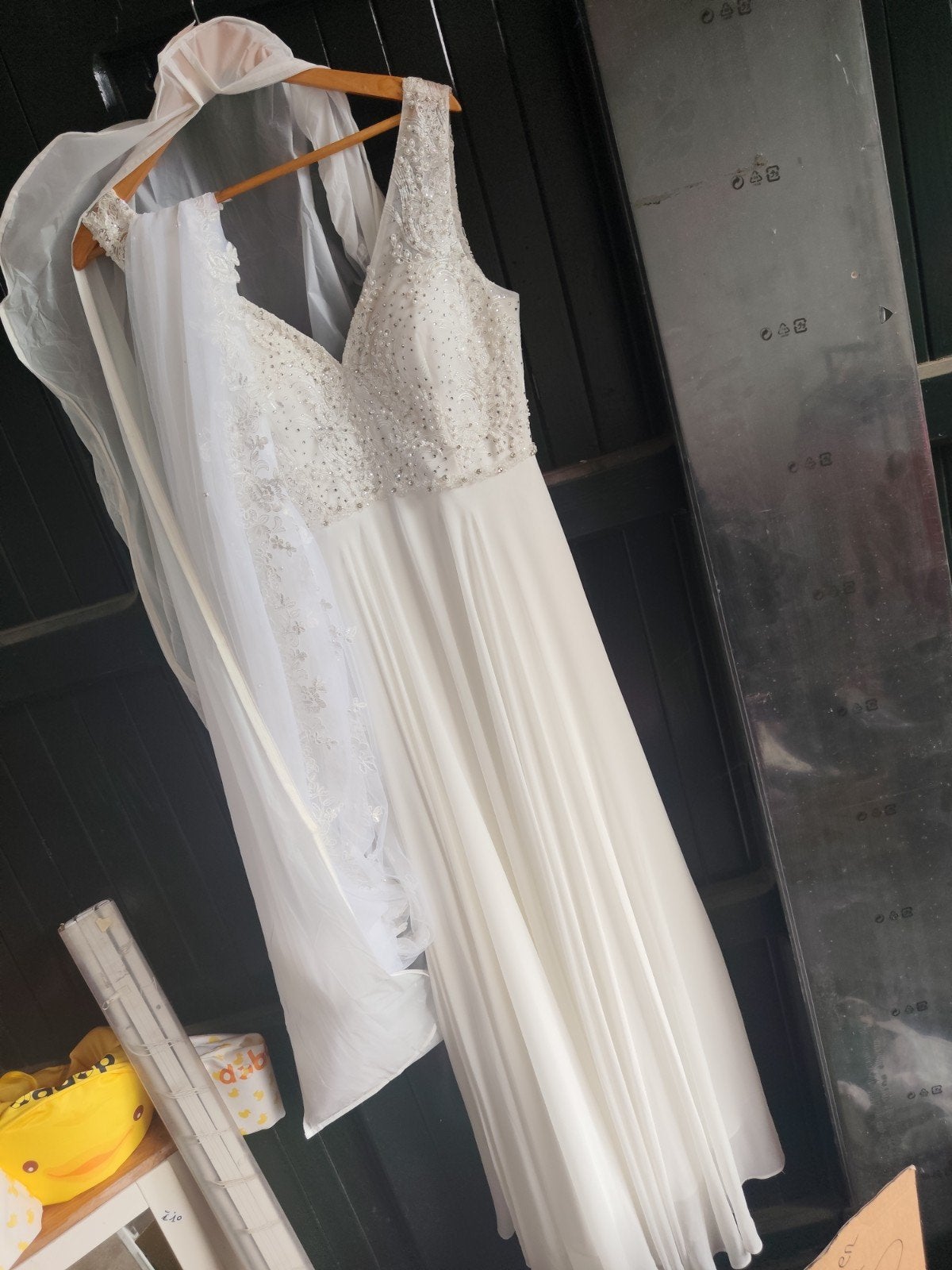 Nieuw Trouwkleed met Sluier en kinderjurk, Ophalen of Verzenden