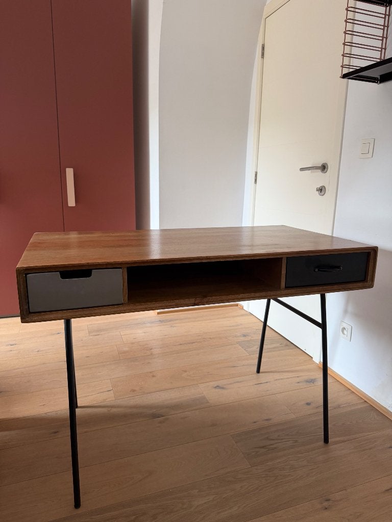 Kwalitatieve houten en metalen bureau in zeer goede staat, Ophalen, Demontabel, 115 cm, Hout