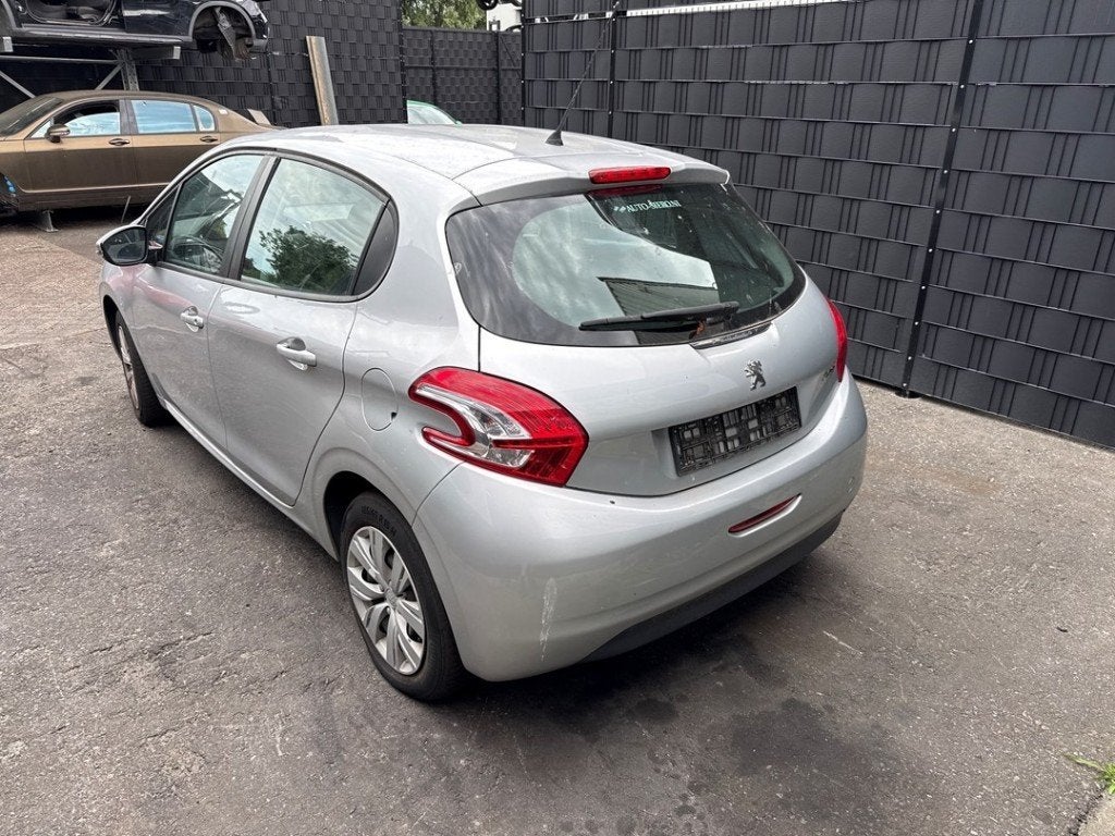 PARE-CHOCS ARRIÈRE Peugeot 208 I (CA / CC / CK / CL), Kontakt-peugeot@peugeot.com, Arrière, Pare-chocs, Utilisé