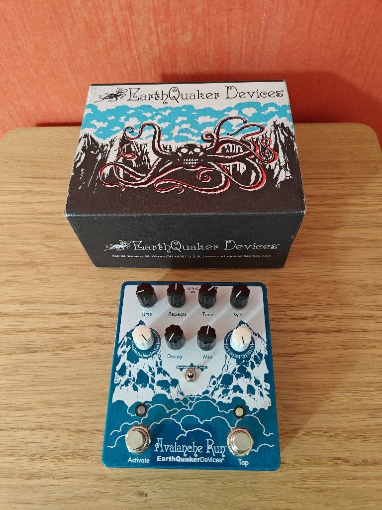 EarthQuaker Devices Avalanche Run V2 - Stereo Reverb / Delay, Musique & Instruments, Enlèvement ou Envoi, Comme neuf, Delay ou Écho