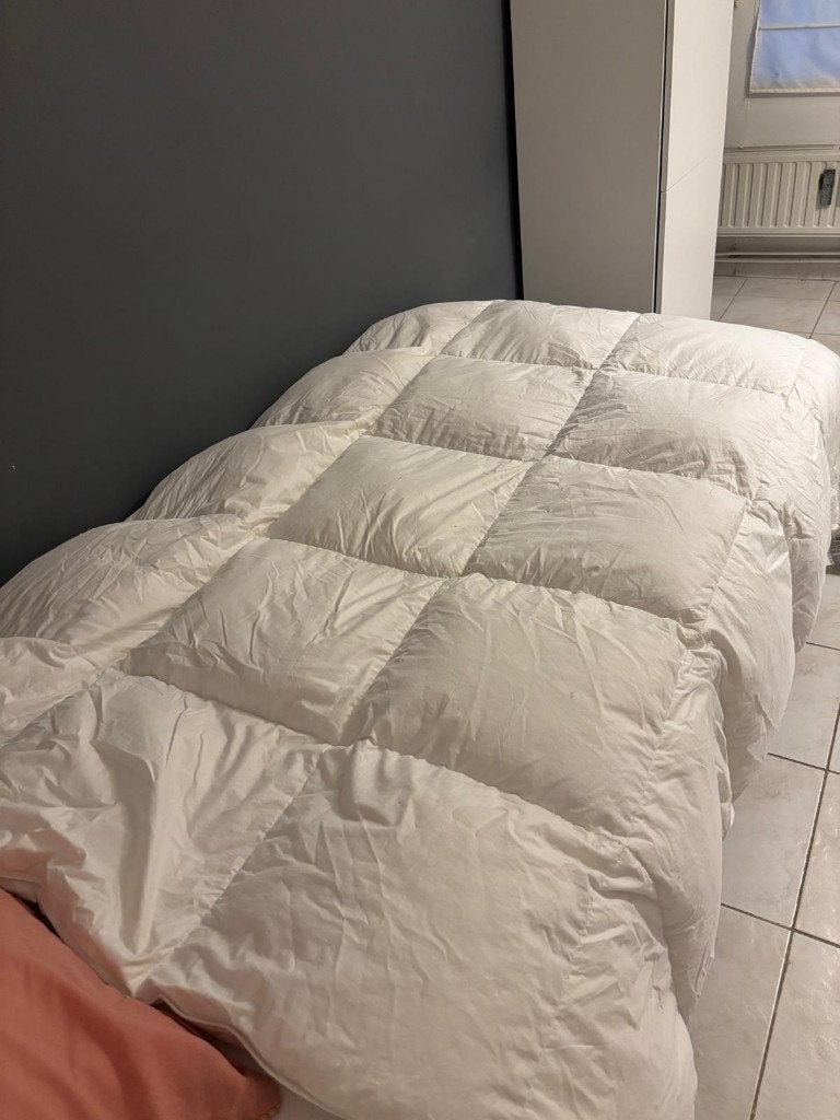 Inboedel kot in Gent Oude Houtlei - Donsdeken en kussen Jysk, Huis en Inrichting, Ophalen, Kussen