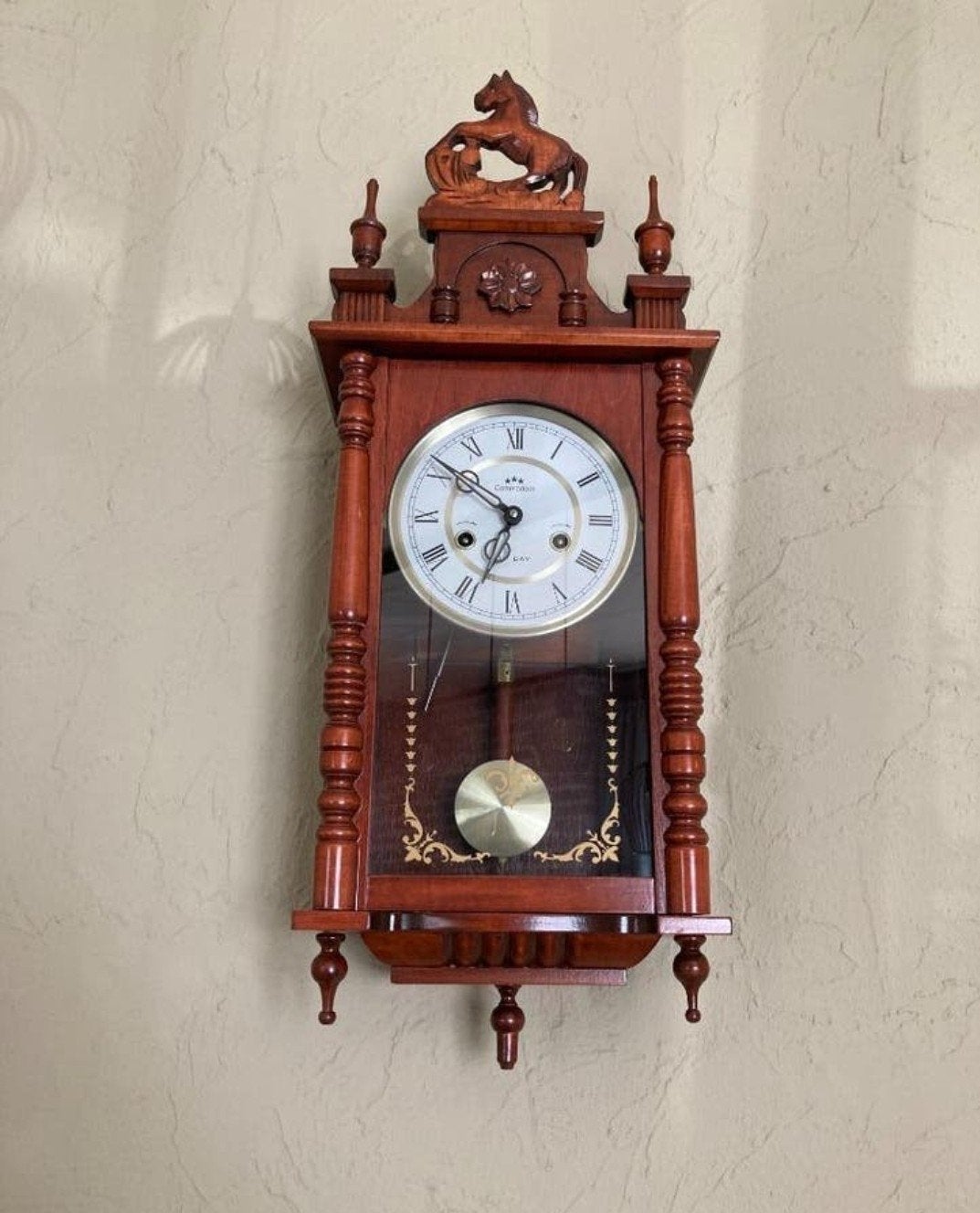 Horloge ancienne, Enlèvement