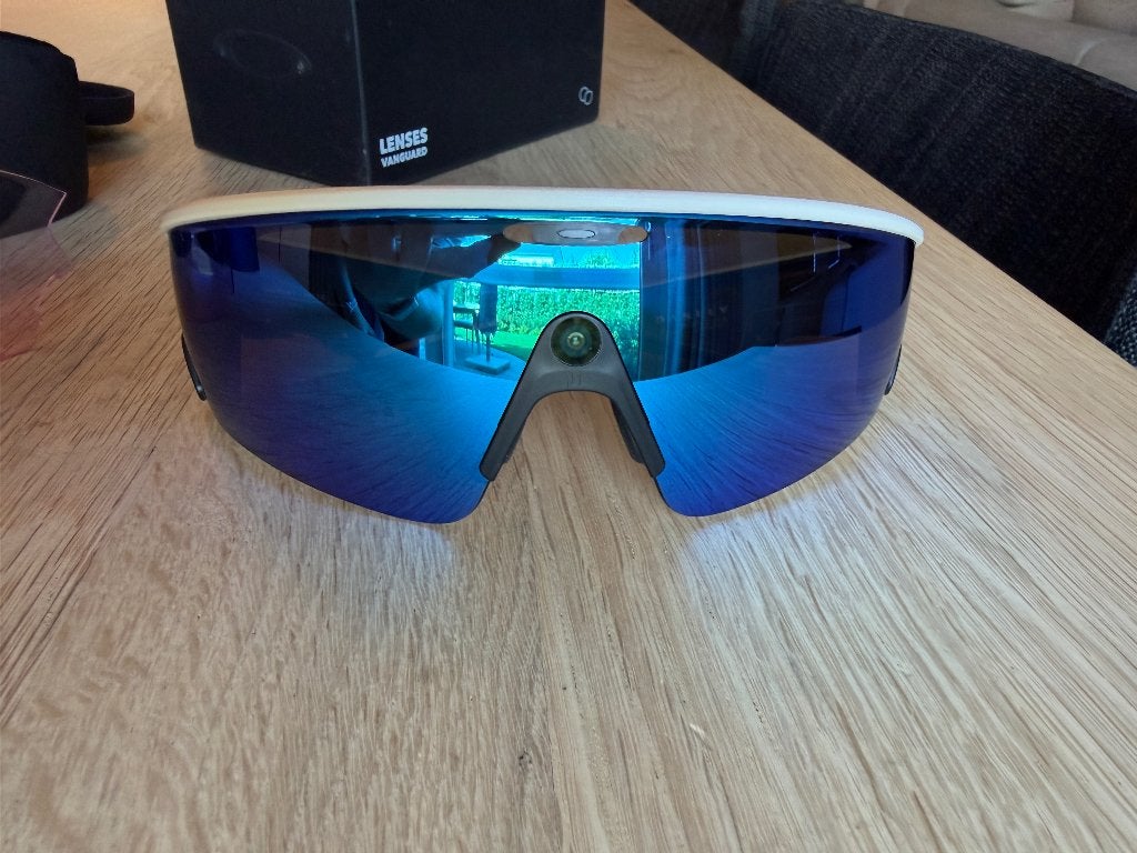 Meta Vanguard Prizm Sapphire + replacement lens Low Light, Vélos & Vélomoteurs, Accessoires vélo | Vêtements de cyclisme, Vêtements d'extérieur