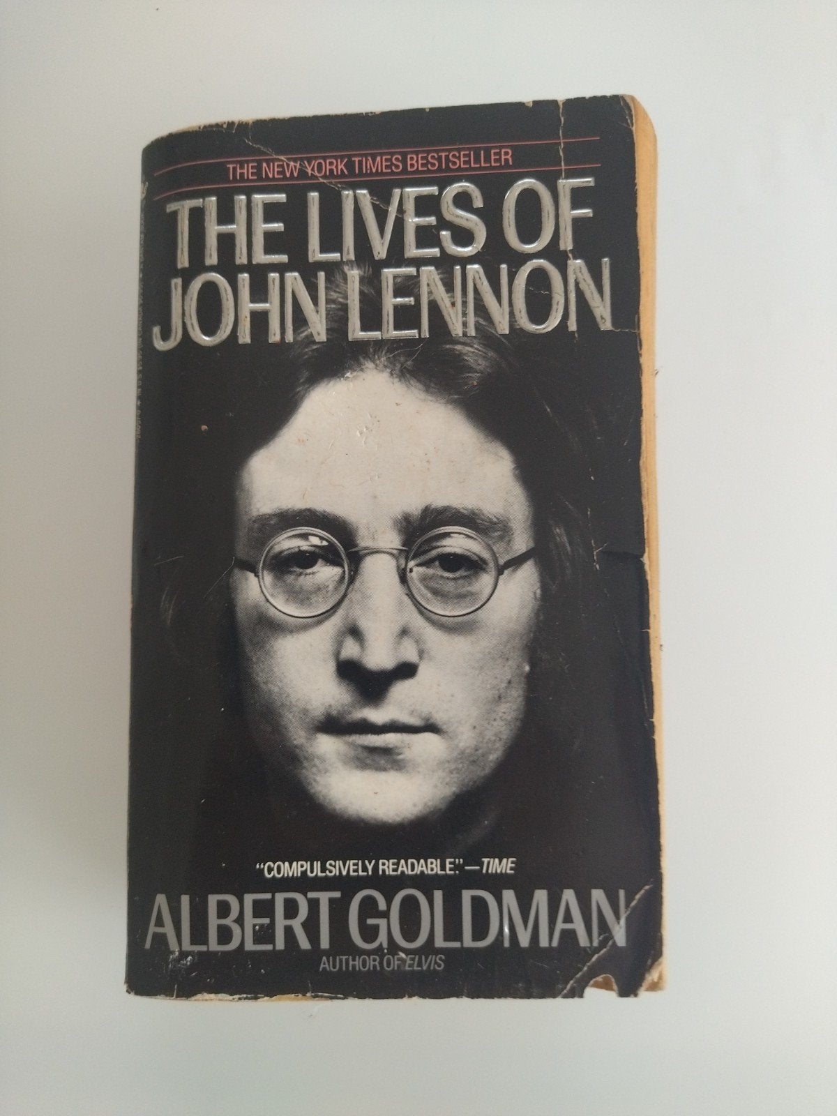 The lives of John Lennon, Ophalen