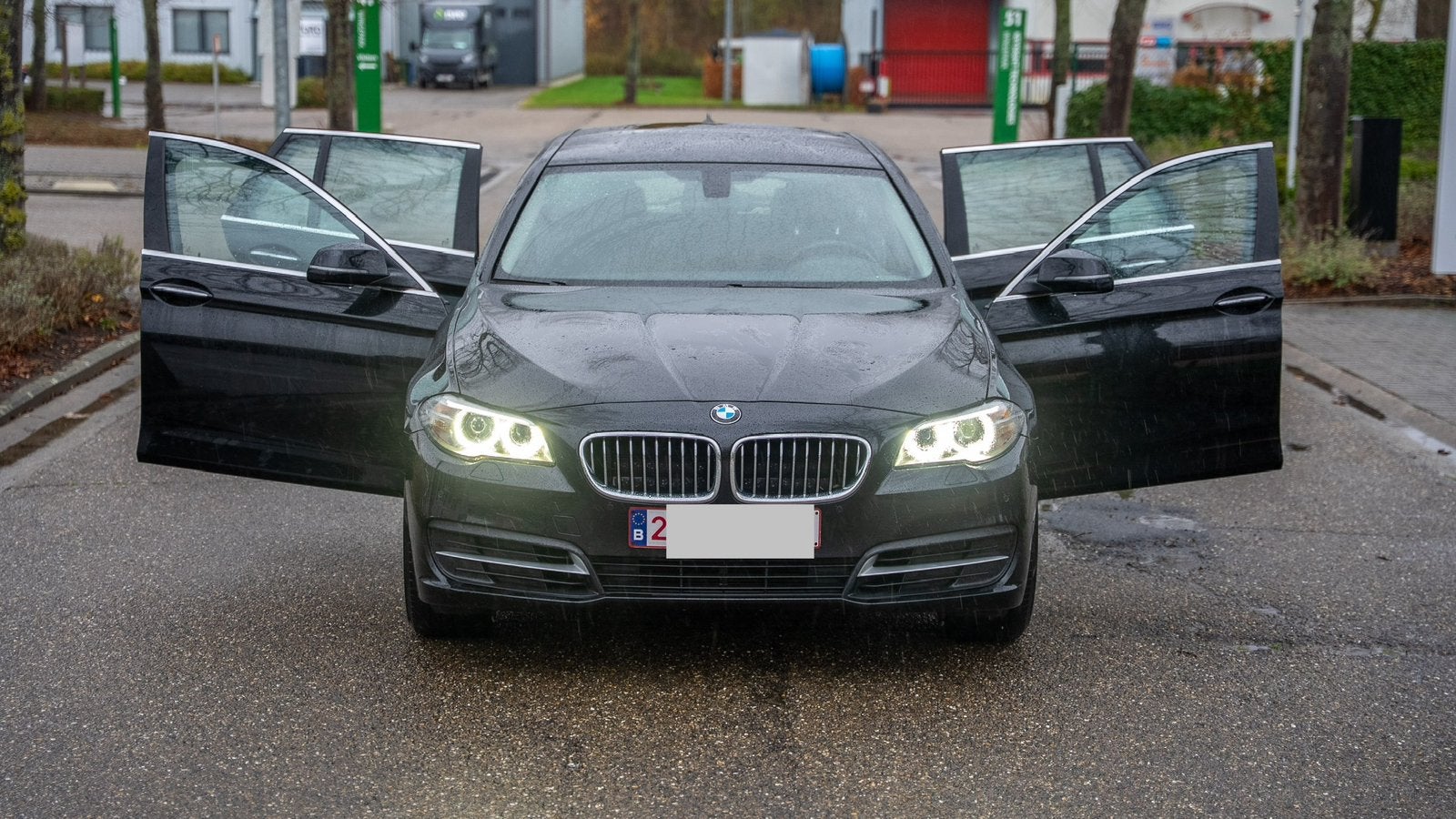 BMW 528i 2L 2015 euro 6, Auto's, Achterwielaandrijving, 4 cilinders, Zwart, Leder