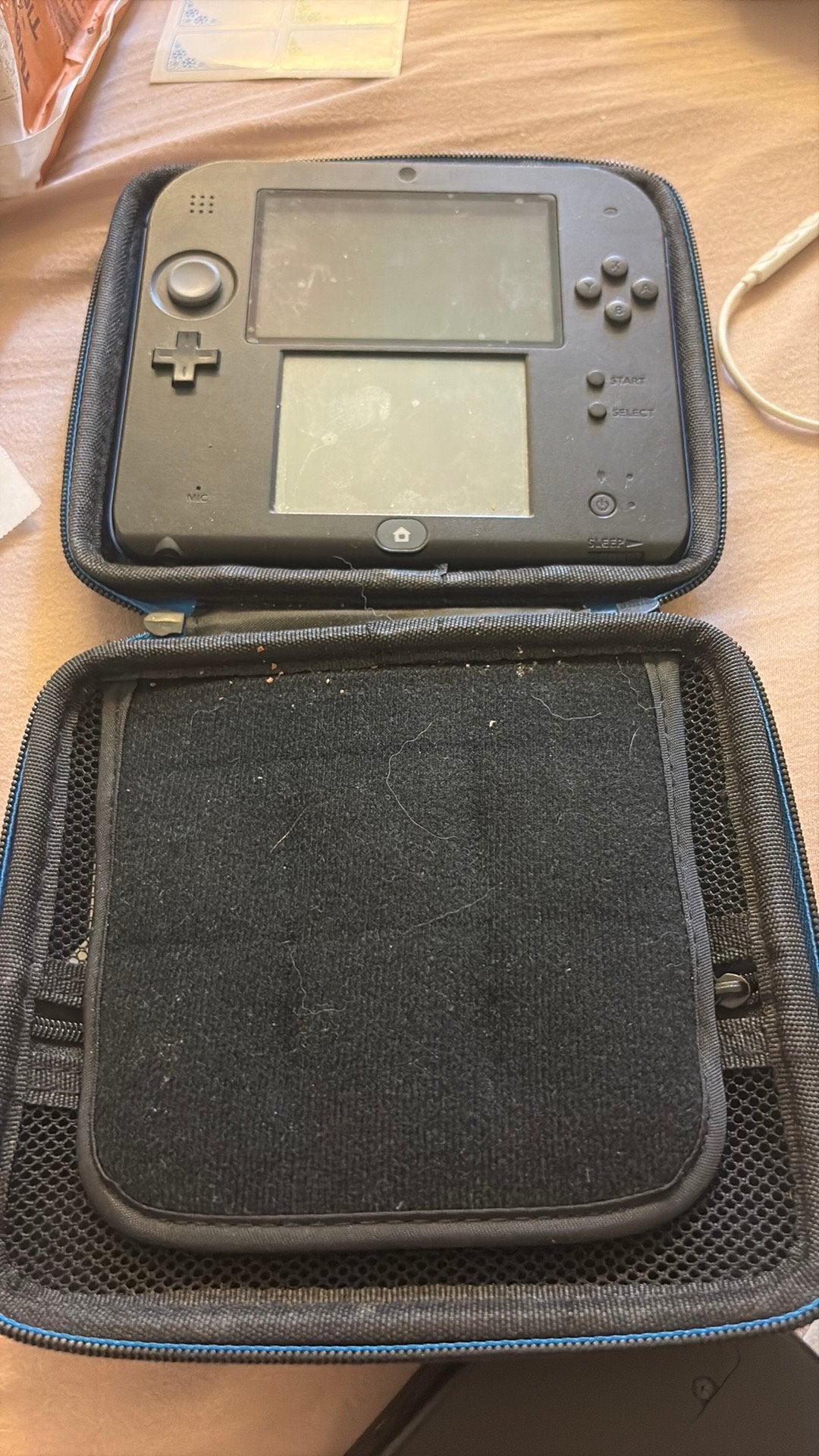 Nintendo 2ds met kabel en 7 spelletjes, Ophalen, Zo goed als nieuw, 2DS
