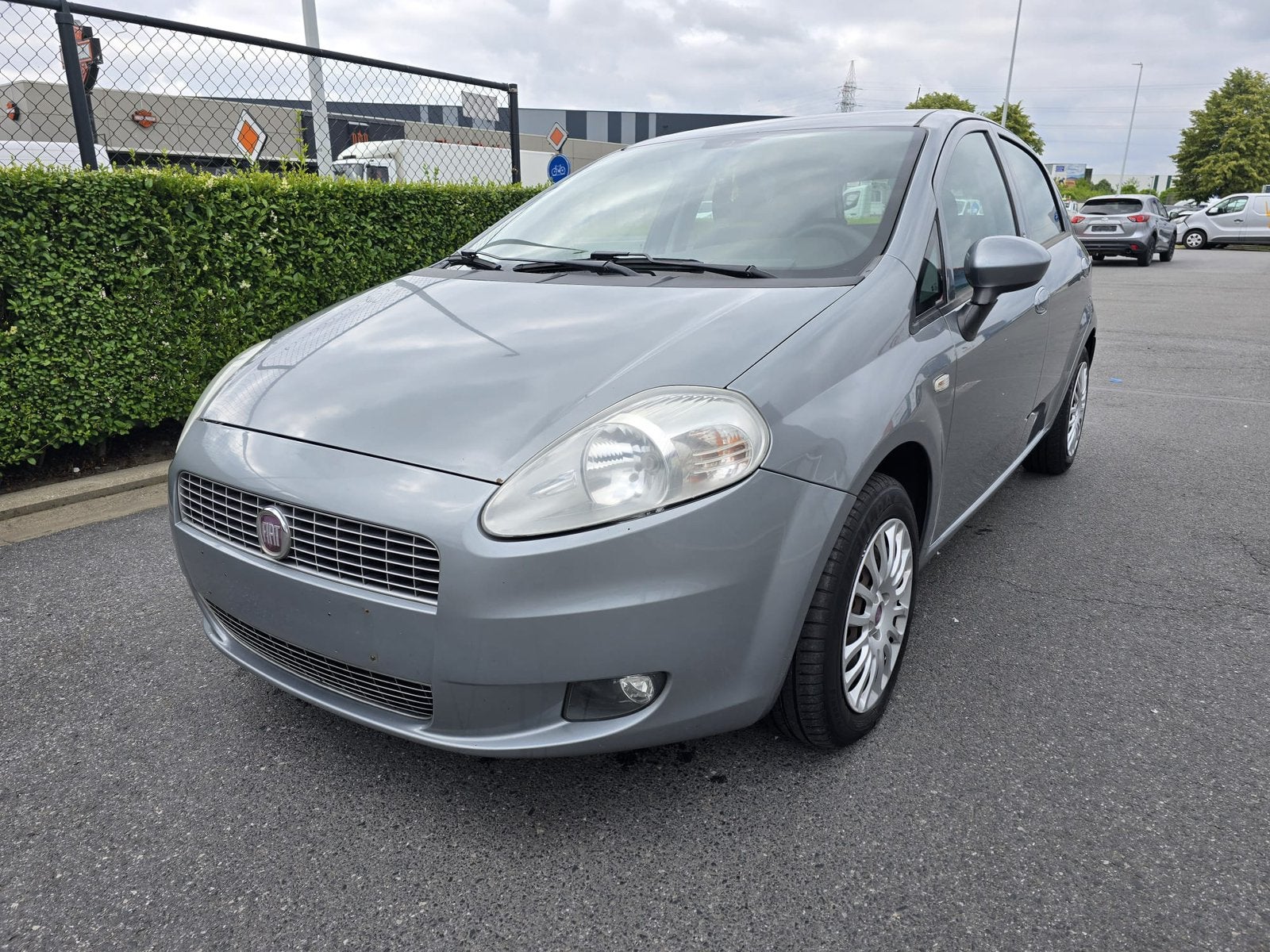 Fiat Punto 1.2 Benzine Airco overname proper handel, Auto's, Euro 5, 1242 cc, Bedrijf, Handgeschakeld