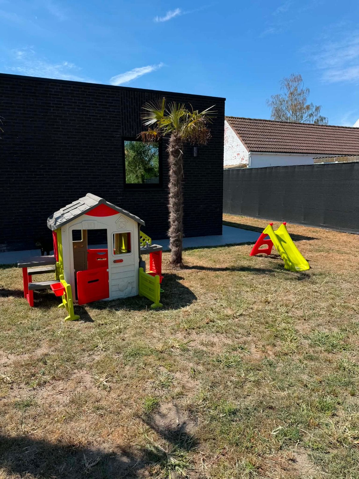 Smoby huisje + glijbaan, Kinderen en Baby's, Ophalen, Zo goed als nieuw, Glijbaan