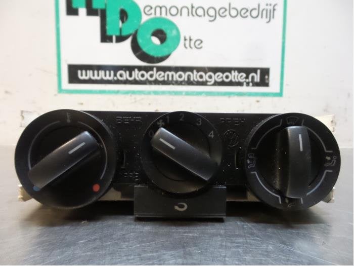 Panneau de commandes chauffage d'un Volkswagen Polo (Polo 01, Volkswagen, -, 3 mois de garantie, Utilisé