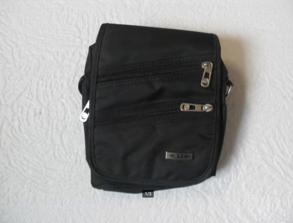 sac a bandoulière noir (mtc ) état neuf, Bijoux, Sacs & Beauté, Sacs | Sacs à bandoulière, Enlèvement ou Envoi, Neuf, Noir, Autres marques